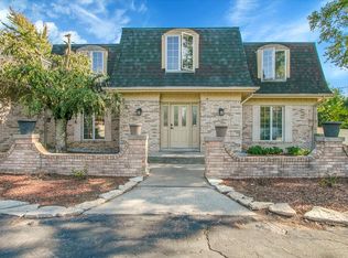 3033 E Hickory Ln, Crete, IL 60417