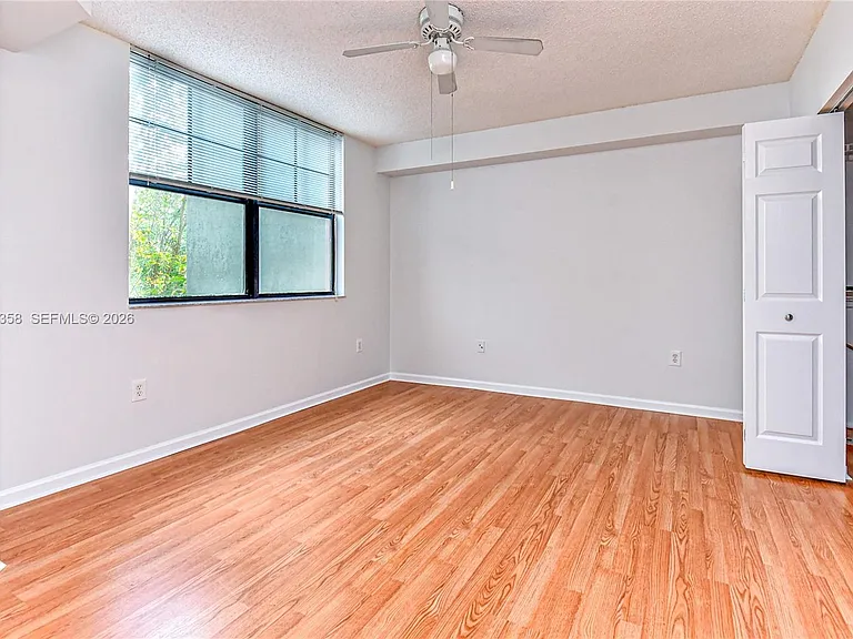 1919 Van Buren St #311A — Photo 6