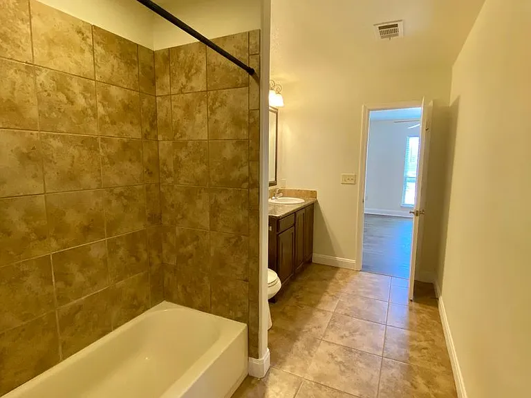 4804 Harvard St — Photo 8