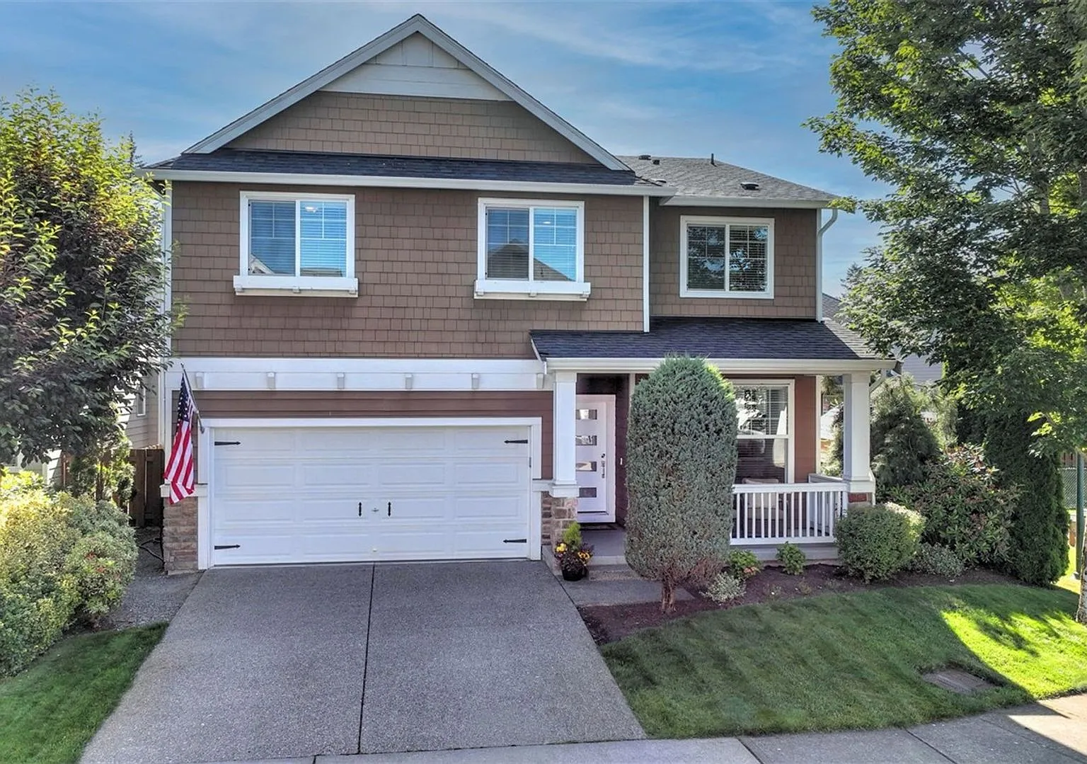 Luxury Updated Home in The Reserve | 5 Beds + Bonus Room — Photo 1