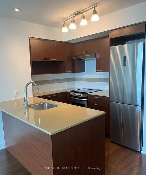 320 Tweedsmuir Ave #2005 — Photo 10