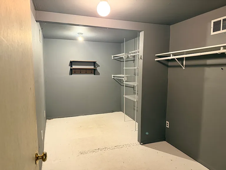 1308 E Indiana Ave — Photo 21