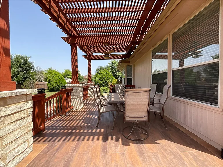 7008 Albacete Ln — Photo 22