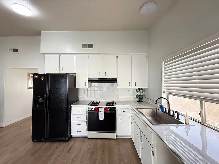 2126 Rawhide St — Photo 8