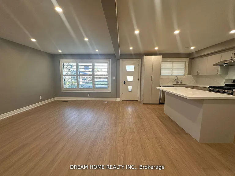 5 Empire Ct #MAIN — Photo 4