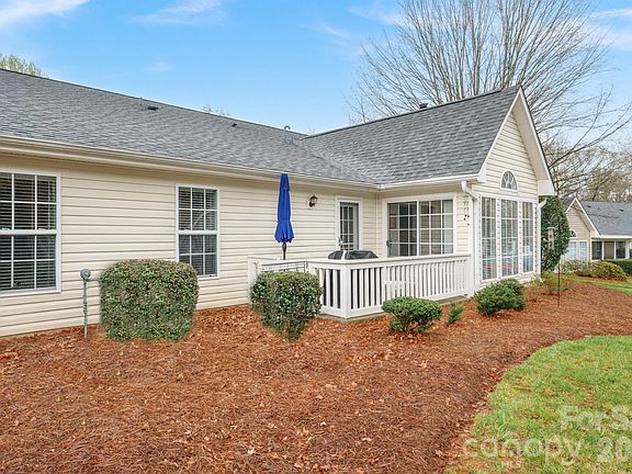 2nd image of 21153 Cold Spring Ln