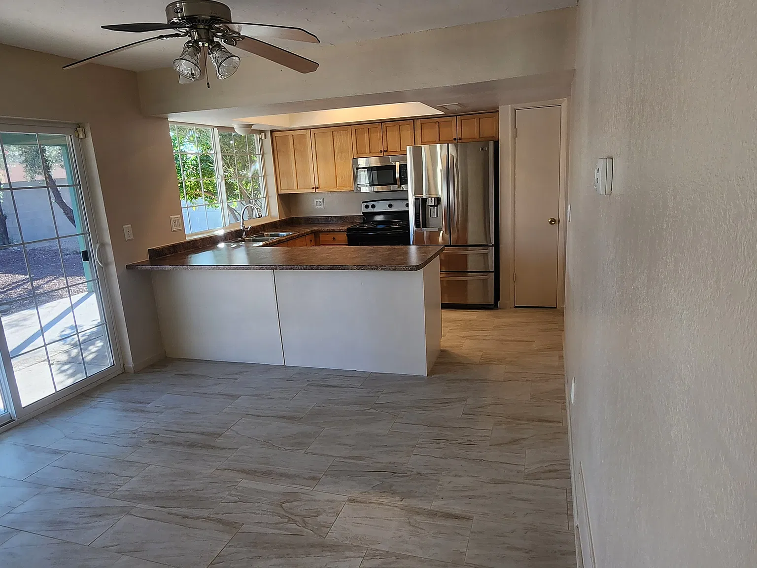 3 bed, 1310 sqft, $1,950 — Photo 4