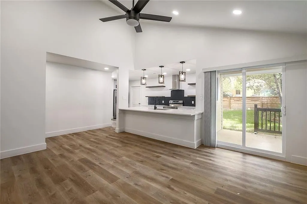 3 bed, 1450 sqft, $3,795 — Photo 4