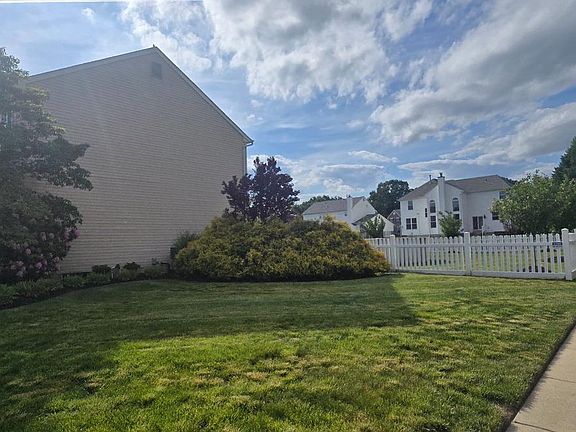 4th image of 800 Amber Ln