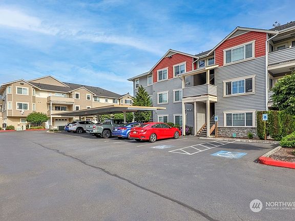 5th image of 13203 97th Avenue E #107