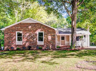 3216 Waterford Dr, Jamestown, NC 27282