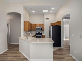 9122 N 68th Ave, Peoria, AZ 85345