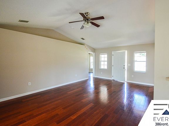 5th image of 11 Pebble Stone Ln