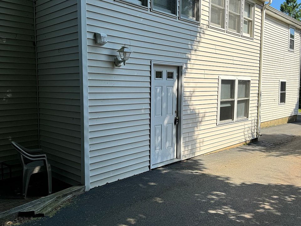 1st image of 1823 Boston Post Rd #3