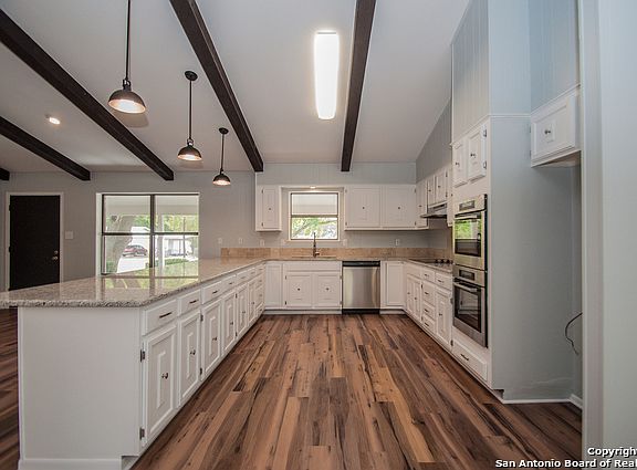 5th image of 1021 Cherry St