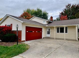5870 Scarlet Oak Dr, Bedford Heights, OH