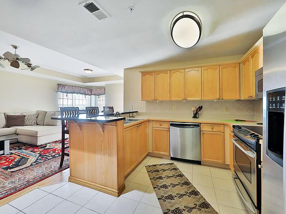 3rd image of 400 E Bay St Suite 309