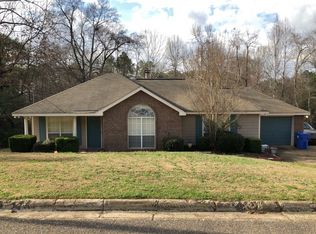 337 Bent Tree Dr, Prattville, AL 36067
