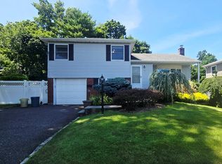 27 Humphrey Drive, Syosset, NY 11791