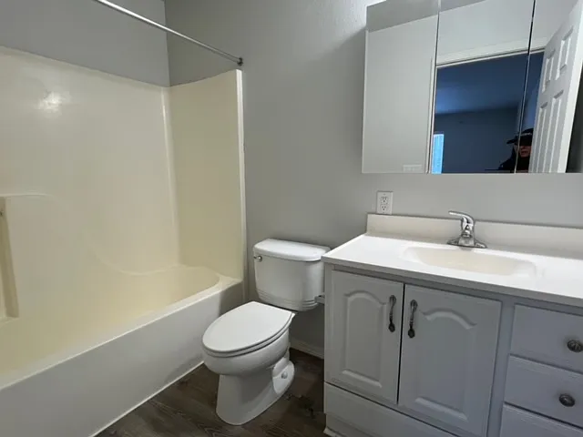 2231 N Northway Ln #1 — Photo 12