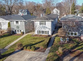 1011 Marion Ave, Geneva, IL 60134