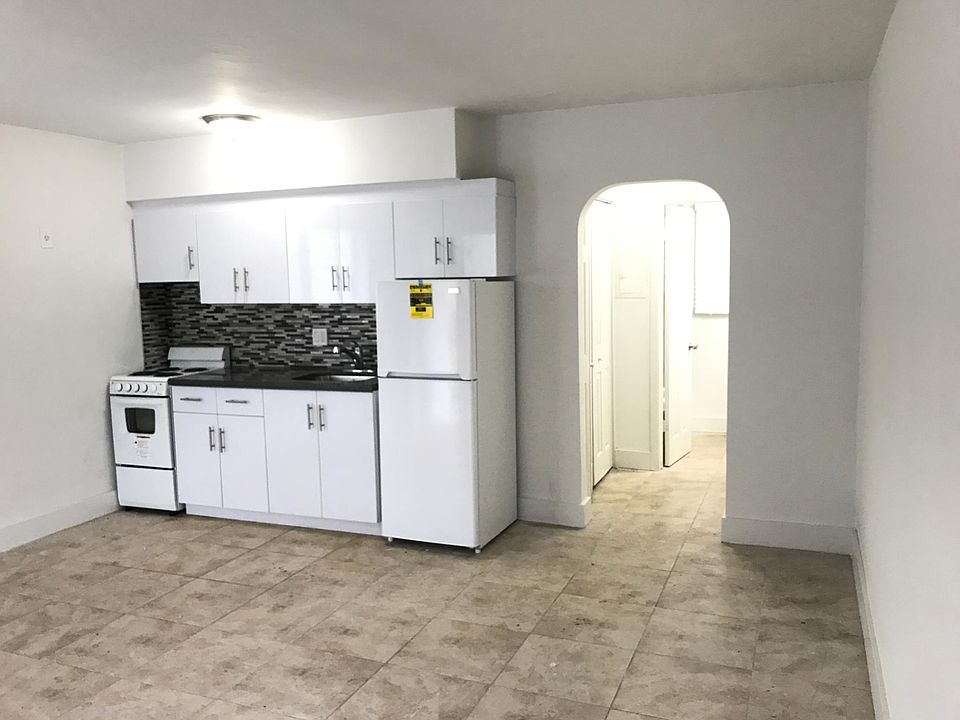1st image of 2305 Monroe St APT 6