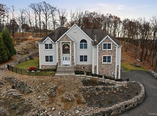 54 Pyngyp Rd, Stony Pt, NY 10980