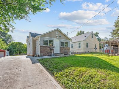 714 E 27th St, Des Moines, IA, 50317