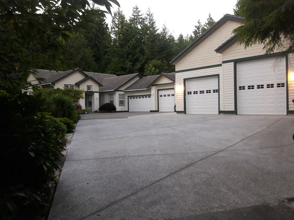1st image of 8419 Landing Ln SE