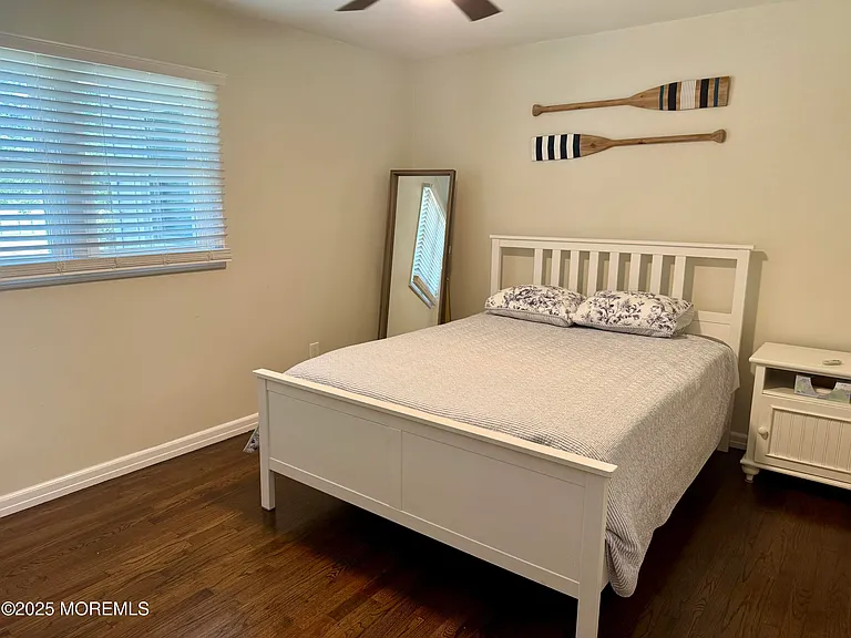 484 Branchport Ave — Photo 8
