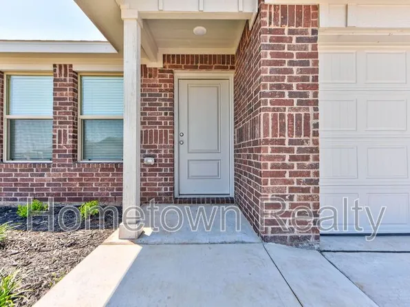 9612 NW 123rd St, Yukon, OK 73099