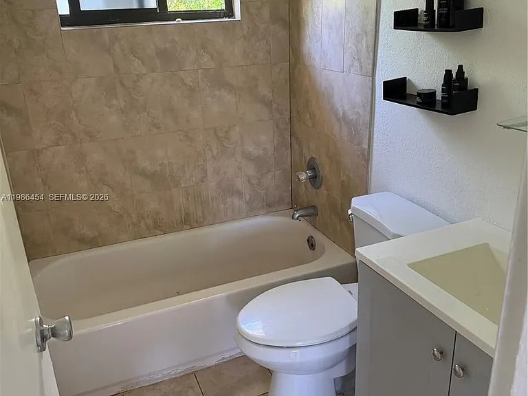 180 NE 71st St #9 — Photo 9