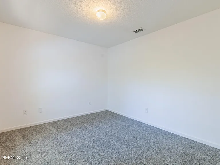 1630 Vineland Cir #B — Photo 29