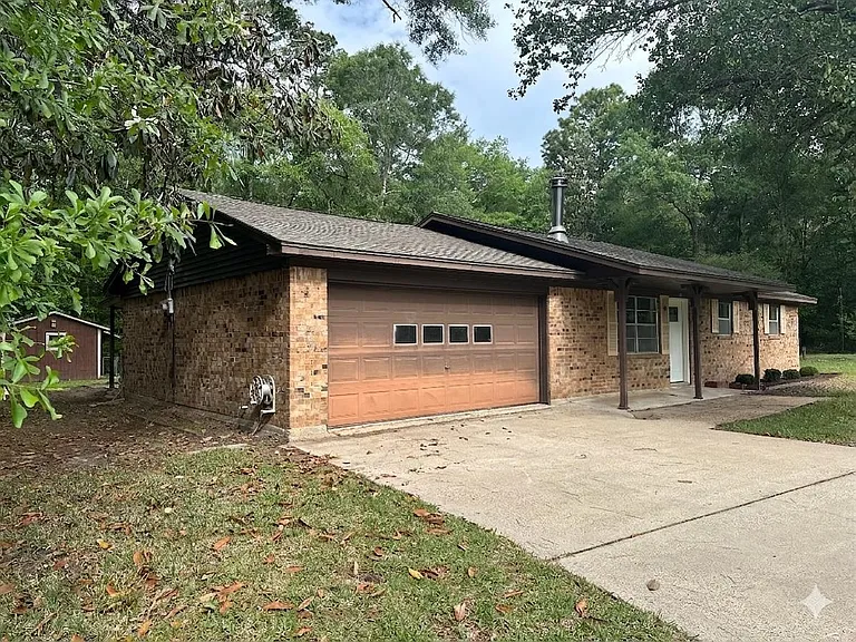 917 W Wildwood Dr — Photo 2