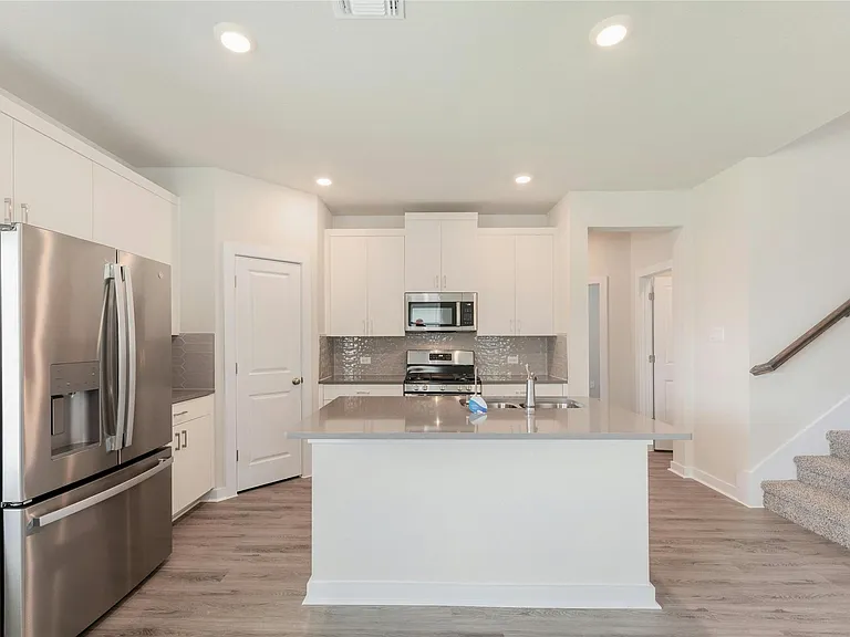 512 Clearlake Dr — Photo 10