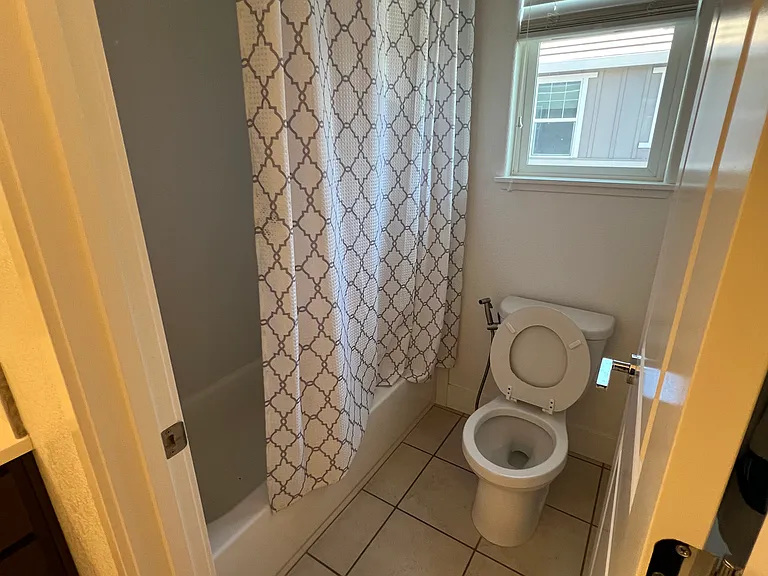 843 Barney Cmn — Photo 37