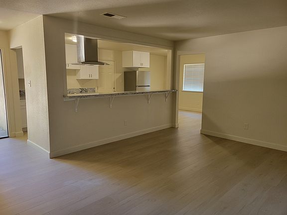 5th image of 1825 Ellison Dr