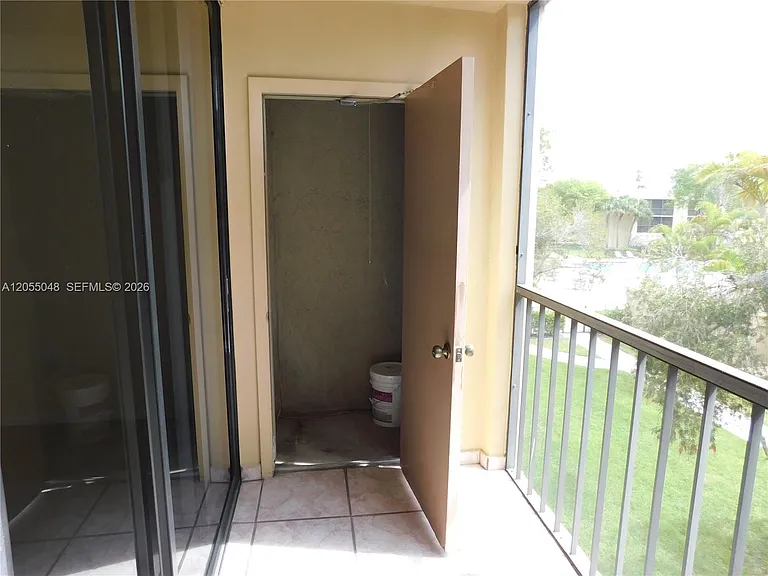8065 SW 107th Ave #321 — Photo 15