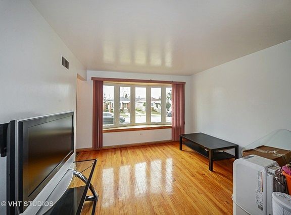 2nd image of 3522 Elder Ln