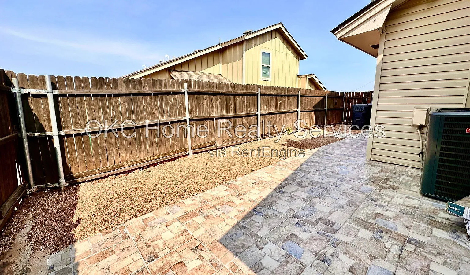 3 bed, 2.0 bath, 1309 sqft, $1,450 — Photo 2