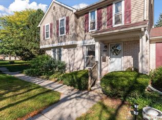 2904 W Whittier Ct, Ann Arbor, MI