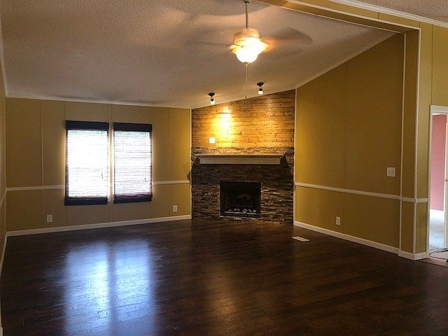 Open floor plan-living room