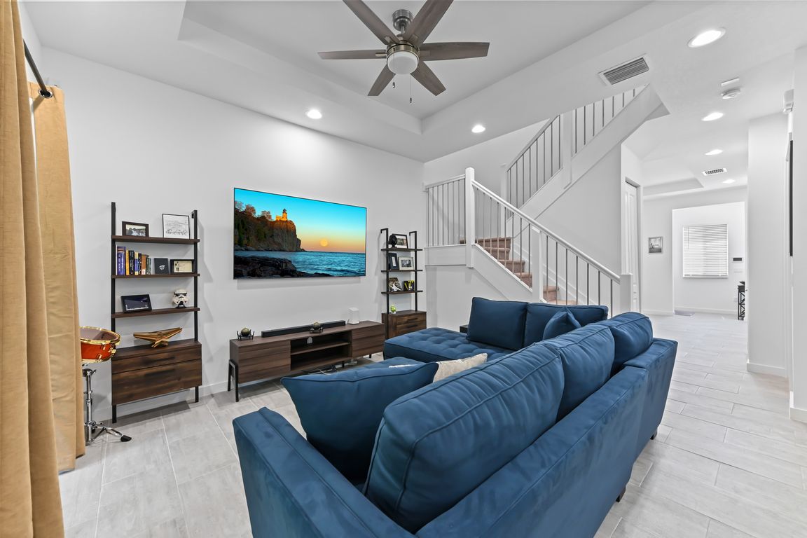 next background image