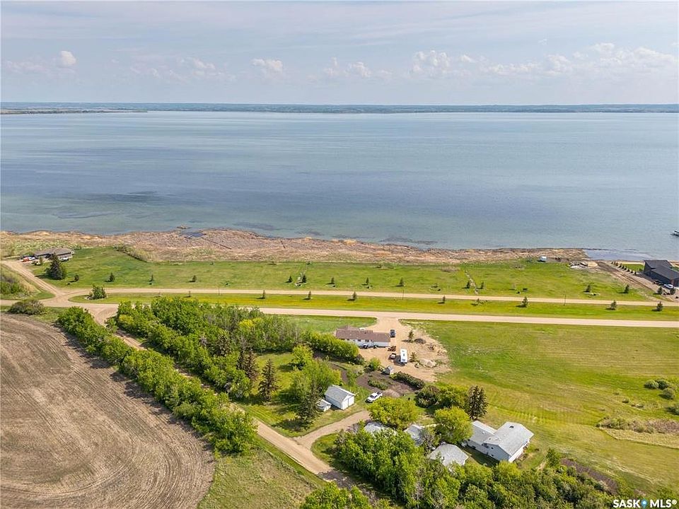 1st image of 760 Lakeshore DRIVE