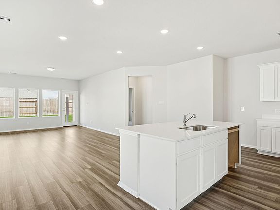 5th image of 1107 Novelle Bend Dr