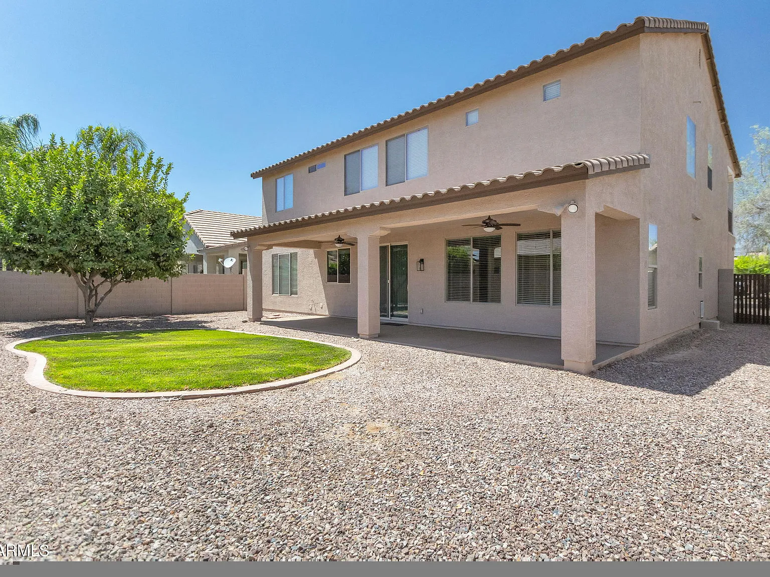 5 bed, 3.5 bath, 3701 sqft, $3,200 — Photo 3