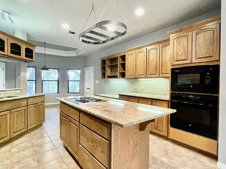 300 Quarry Spring Dr — Photo 7
