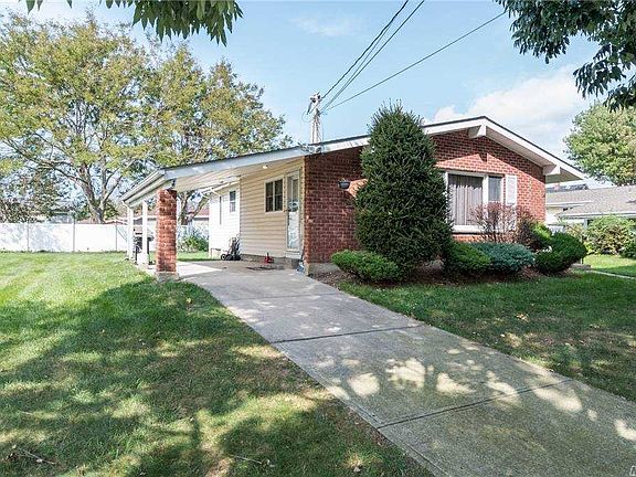 3rd image of 14 Pickwick Dr S