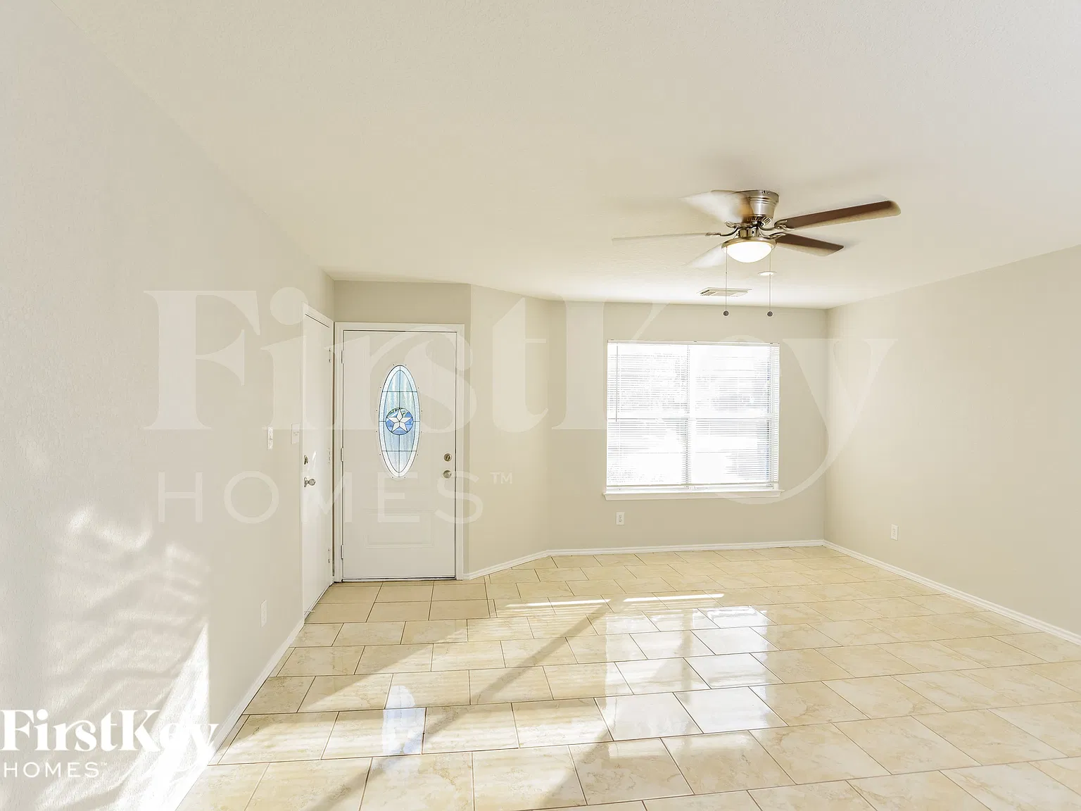 3 bed, 2.0 bath, 1735 sqft, $1,825 — Photo 3