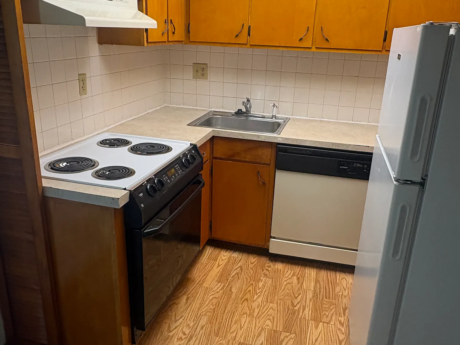 2 bed, $995 — Photo 3